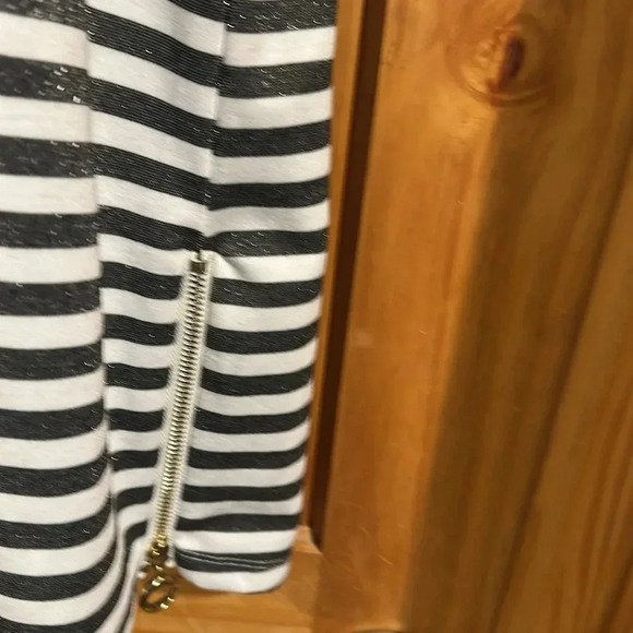Brooke Shields tunic/top, white/black striped - Picture 4 of 6